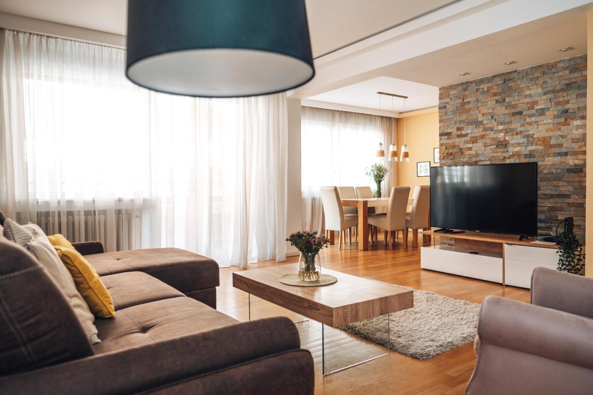 Crown Central Three Bedroom Apartment เบลเกรด ภายนอก รูปภาพ